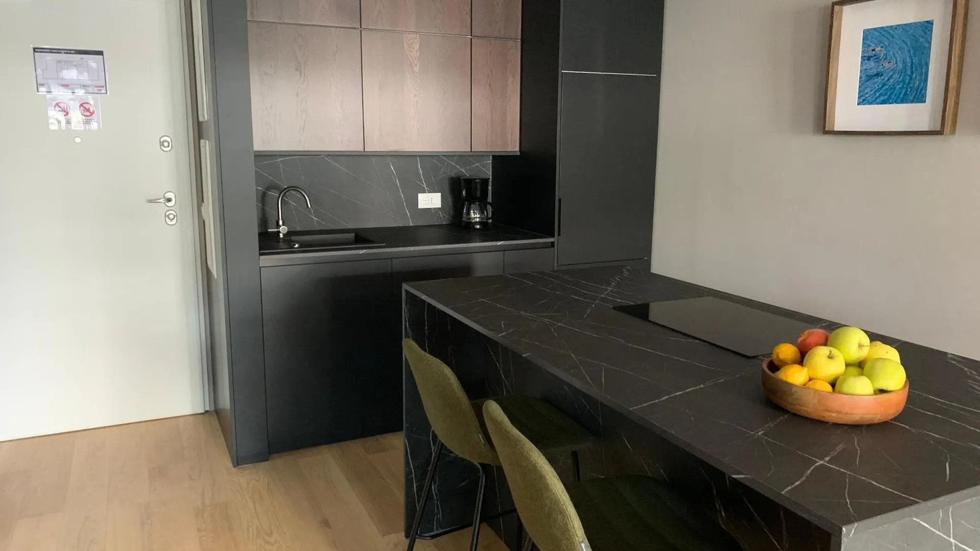 Capitol Suites زادار 0*,