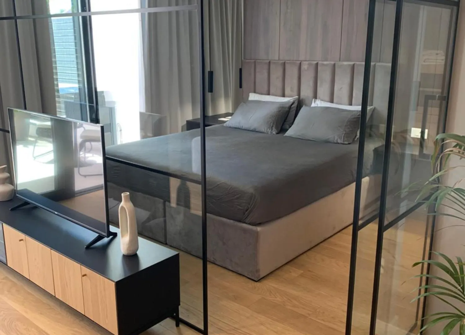 Capitol Suites زادار